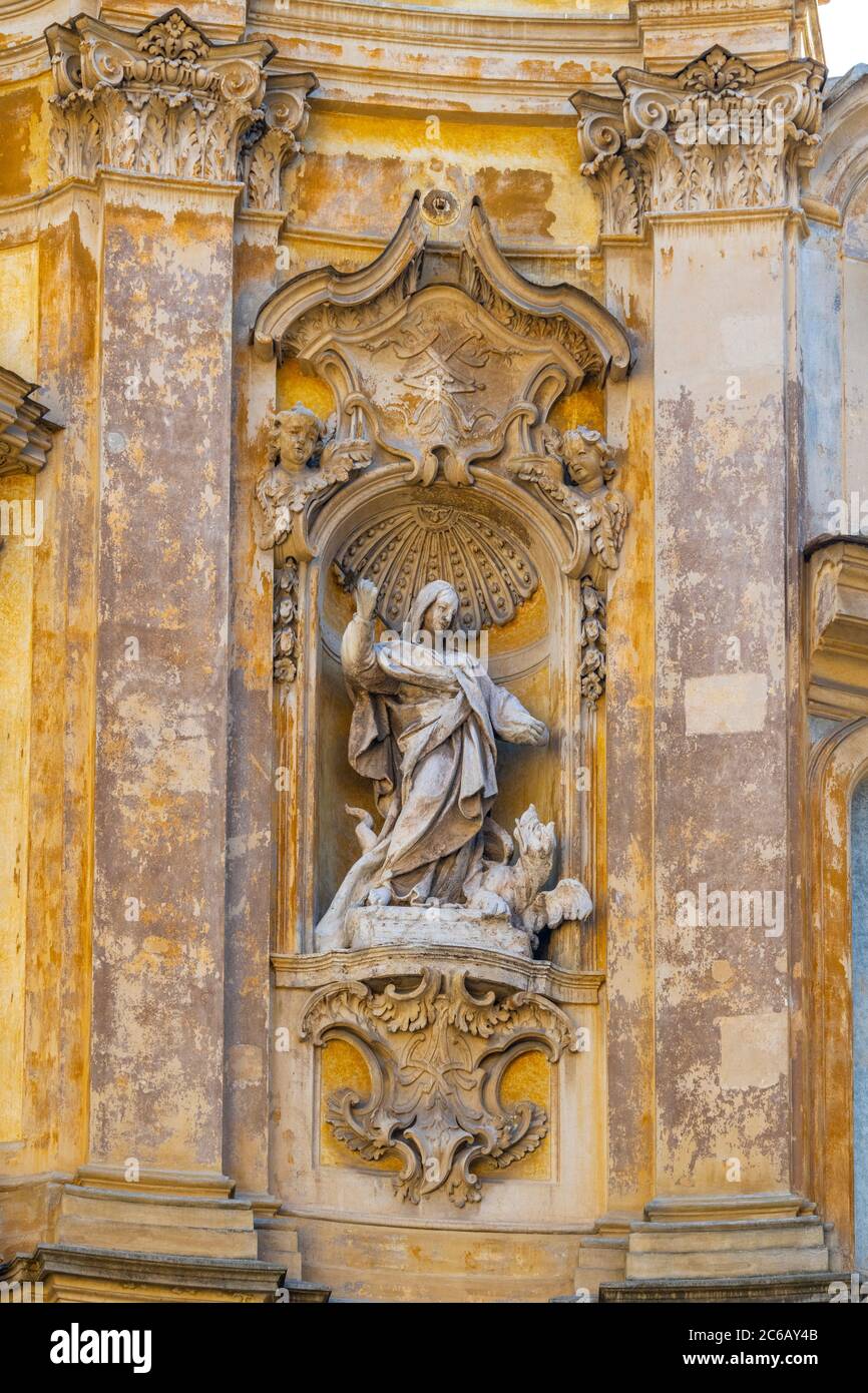 Italie, Latium, Rome, Pigna, Piazza della Maddalena, Chiesa di Santa Maria Maddalena Banque D'Images