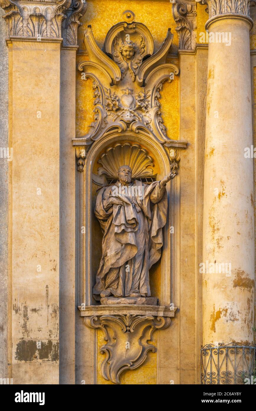 Italie, Latium, Rome, Pigna, Piazza della Maddalena, Chiesa di Santa Maria Maddalena Banque D'Images