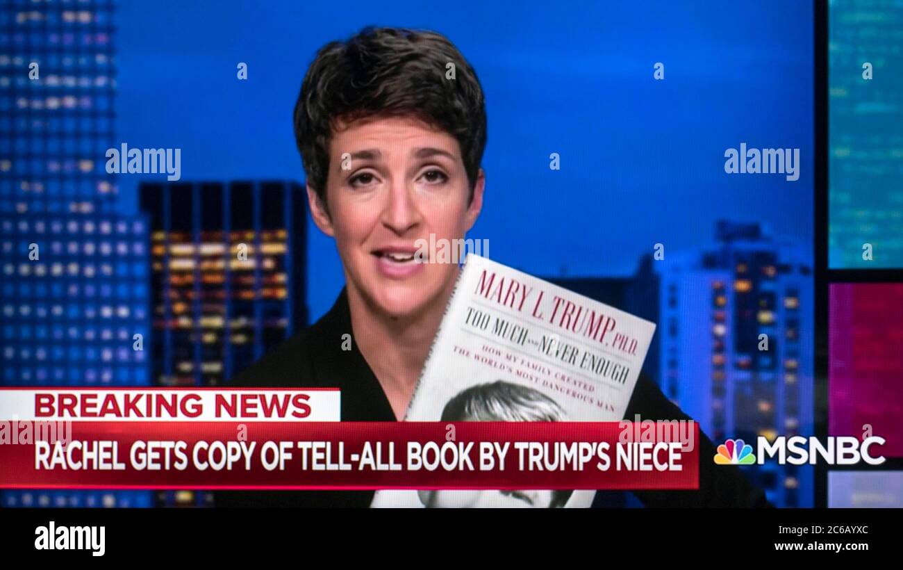 New York, New York, États-Unis. 07e juillet 2020. Une capture d'écran du Rachel Maddow Show de MSNBC, au cours duquel RACHEL MADDOW a discuté de "trop et jamais assez, le livre de LA nièce DE DONALD TRUMP, MARY TRUMP. Elle décrit dans ce document un ensemble toxique de dynamiques familiales qui a conduit le président Trump à être, selon ses propres termes, « l'homme le plus dangereux du monde. Crédit : Brian Cahn/ZUMA Wire/Alay Live News Banque D'Images