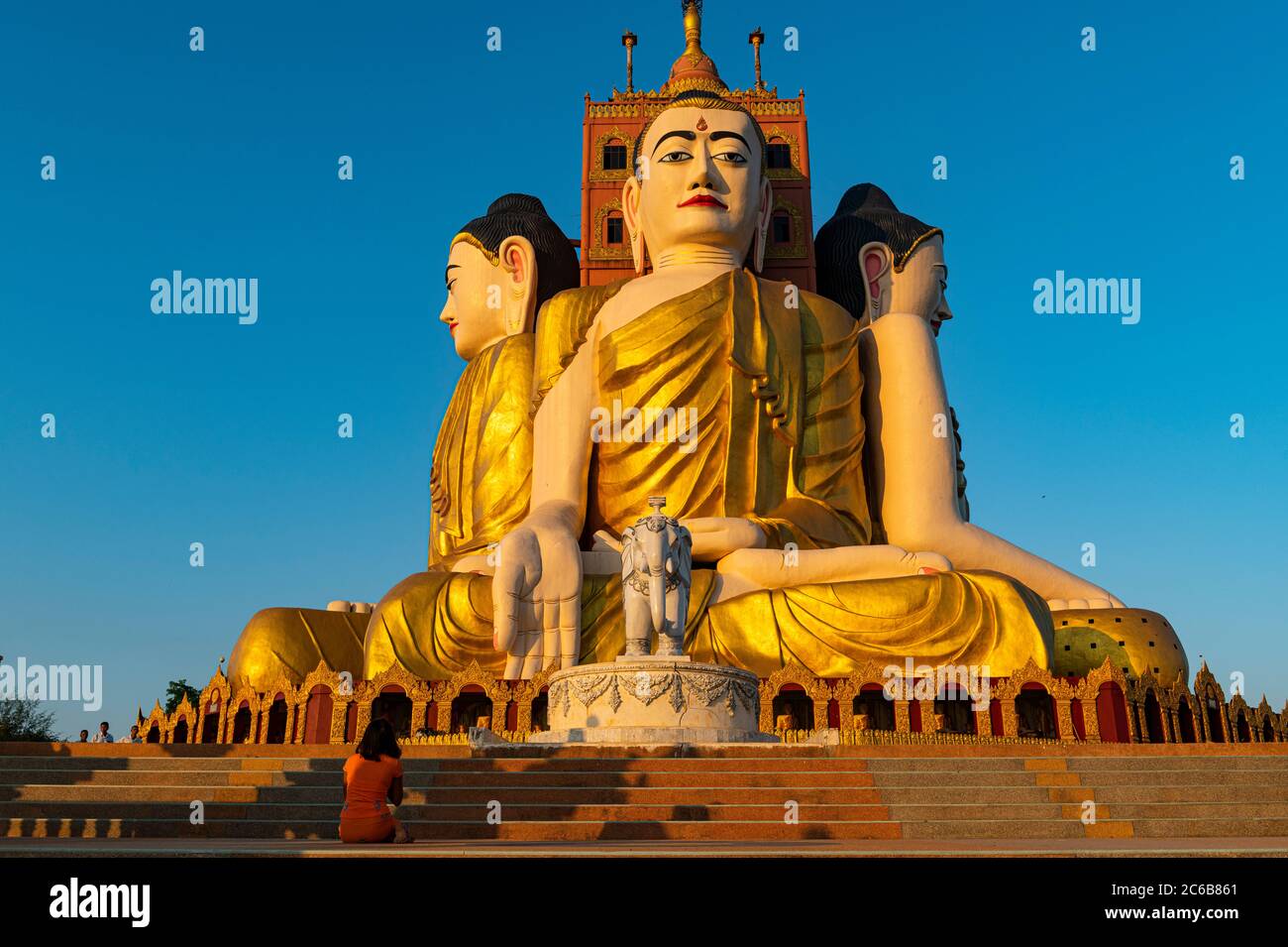 Buddhas, Ko Yin Lay, Monastère de Pupawadoy près de Ye, Etat mon, Myanmar (Birmanie), Asie Banque D'Images