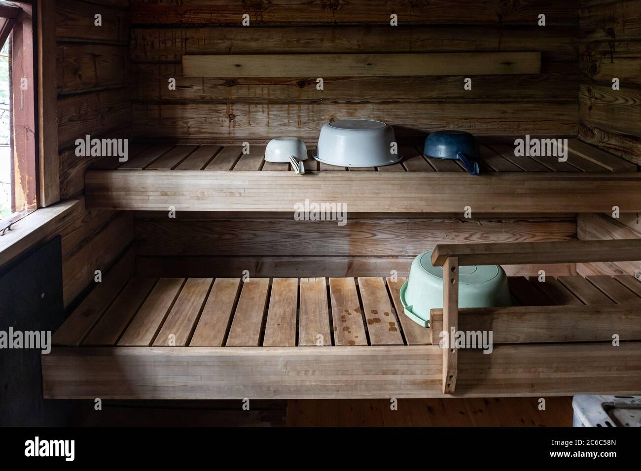 Sauna finlandais traditionnel en rondins, construit il y a environ 50 ans, à Orivesi, en Finlande Banque D'Images