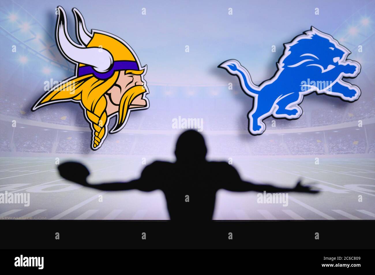 Minnesota Vikings contre Detroit Lions . Match NFL. Match de la Ligue américaine de football. Silhouette de joueur professionnel pour une touche de touche. Écran à l'arrière Banque D'Images
