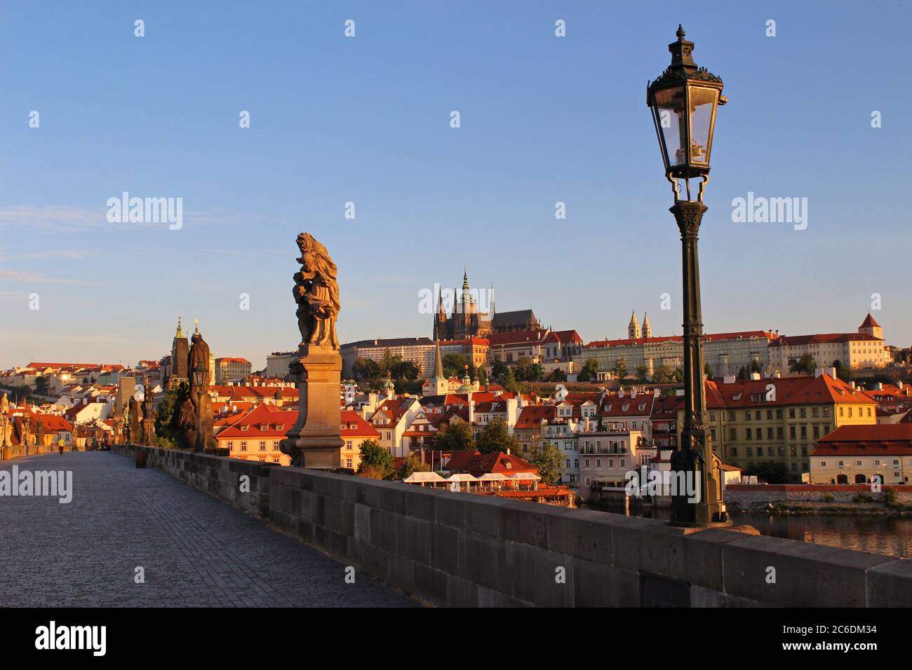 Pont Charles et château de Prague, Prague vide Banque D'Images