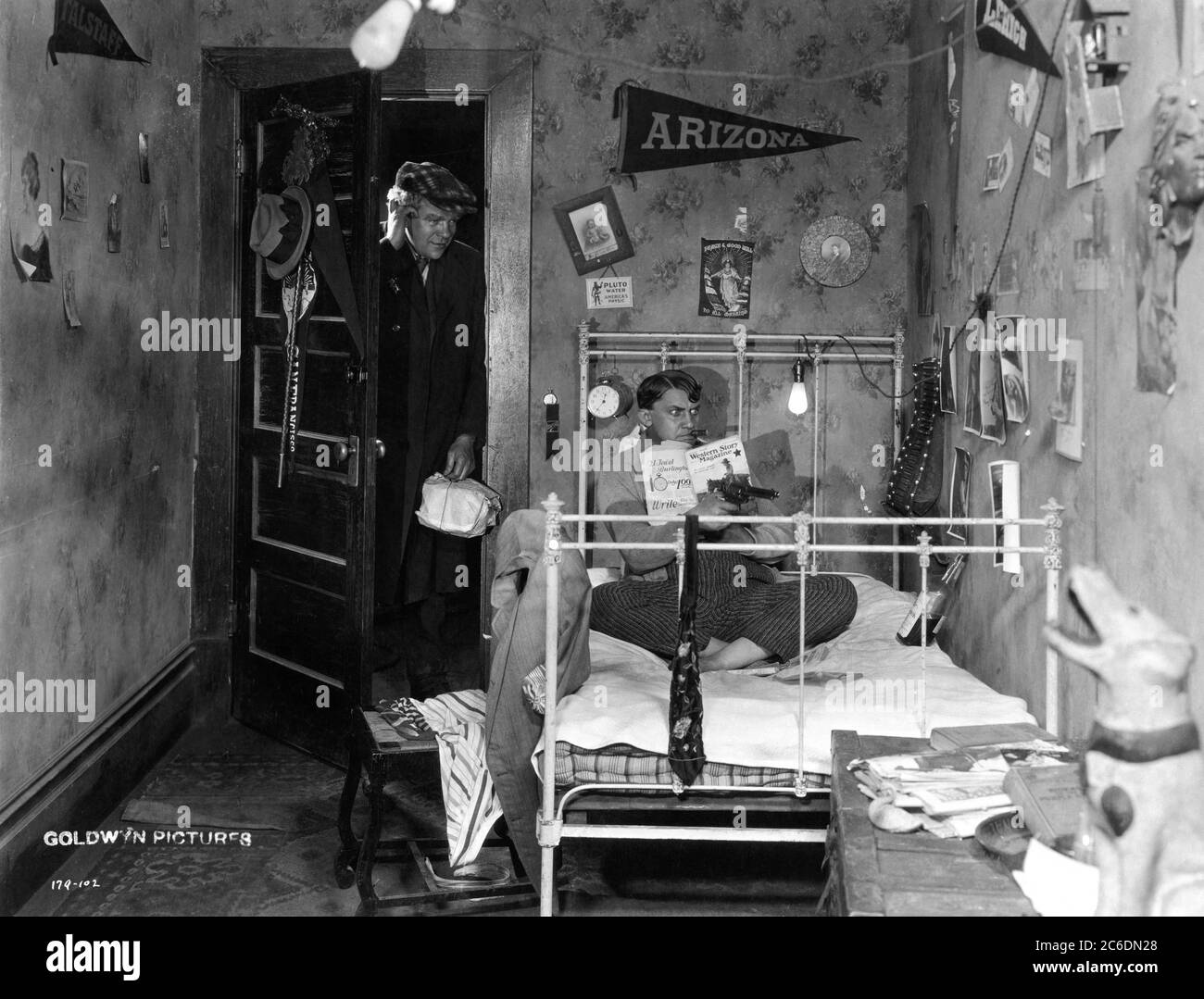 GIBSON GOWLAND et JEAN HERSHOLT en CUPIDITÉ 1924 réalisateur ERICH von STROHEIM roman McTeague de Frank Norris adaptation d'écran / scénario Erich von Stroheim et June Mathis Metro Goldwyn Pictures Corporation Banque D'Images