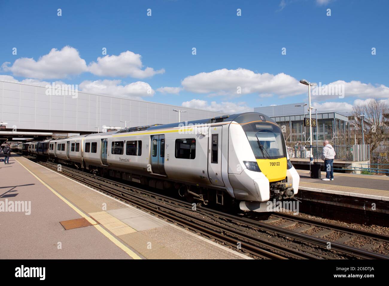 Gatwick airport train station Banque de photographies et d’images à ...