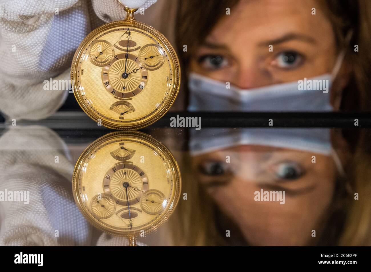 Londres, Royaume-Uni. 09e juillet 2020. La Tourbillon Watch du roi George III, du XIXe siècle, réalisée par Abraham-Louis Breguet - le père de l'horlogerie moderne - doit être mise aux enchères à Sothebys, New Bond Street, estimée à 700,000-1 millions de livres sterling. Il a été vendu au roi d'Angleterre au milieu des guerres napoléoniennes. Il est en vue publique dans les galeries de la rue New Bond de Sotheby (10-13 juillet) et sera mis aux enchères le 14 juillet. Crédit : Guy Bell/Alay Live News Banque D'Images