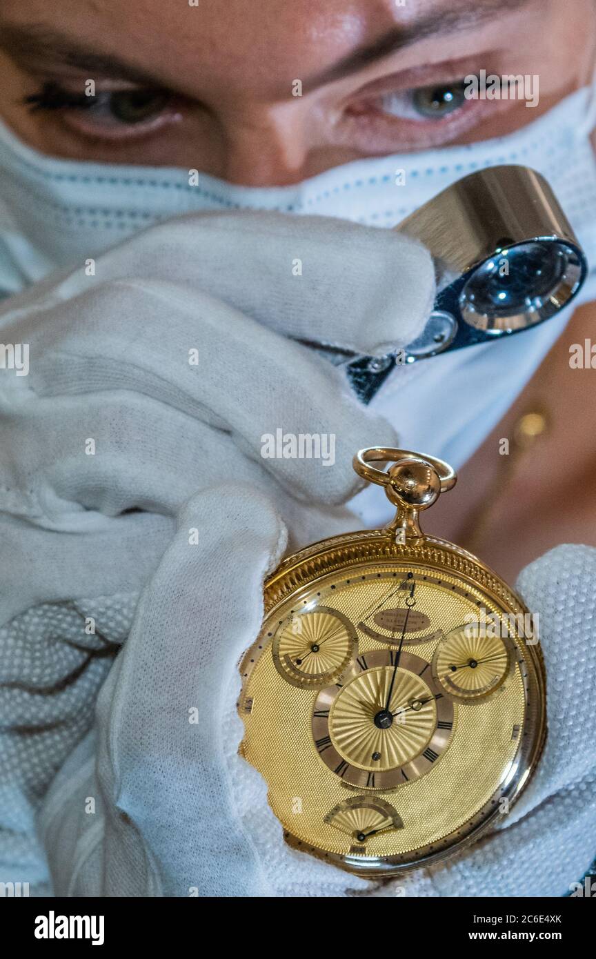 Londres, Royaume-Uni. 09e juillet 2020. La Tourbillon Watch du roi George III, du XIXe siècle, réalisée par Abraham-Louis Breguet - le père de l'horlogerie moderne - doit être mise aux enchères à Sothebys, New Bond Street, estimée à 700,000-1 millions de livres sterling. Il a été vendu au roi d'Angleterre au milieu des guerres napoléoniennes. Il est en vue publique dans les galeries de la rue New Bond de Sotheby (10-13 juillet) et sera mis aux enchères le 14 juillet. Crédit : Guy Bell/Alay Live News Banque D'Images