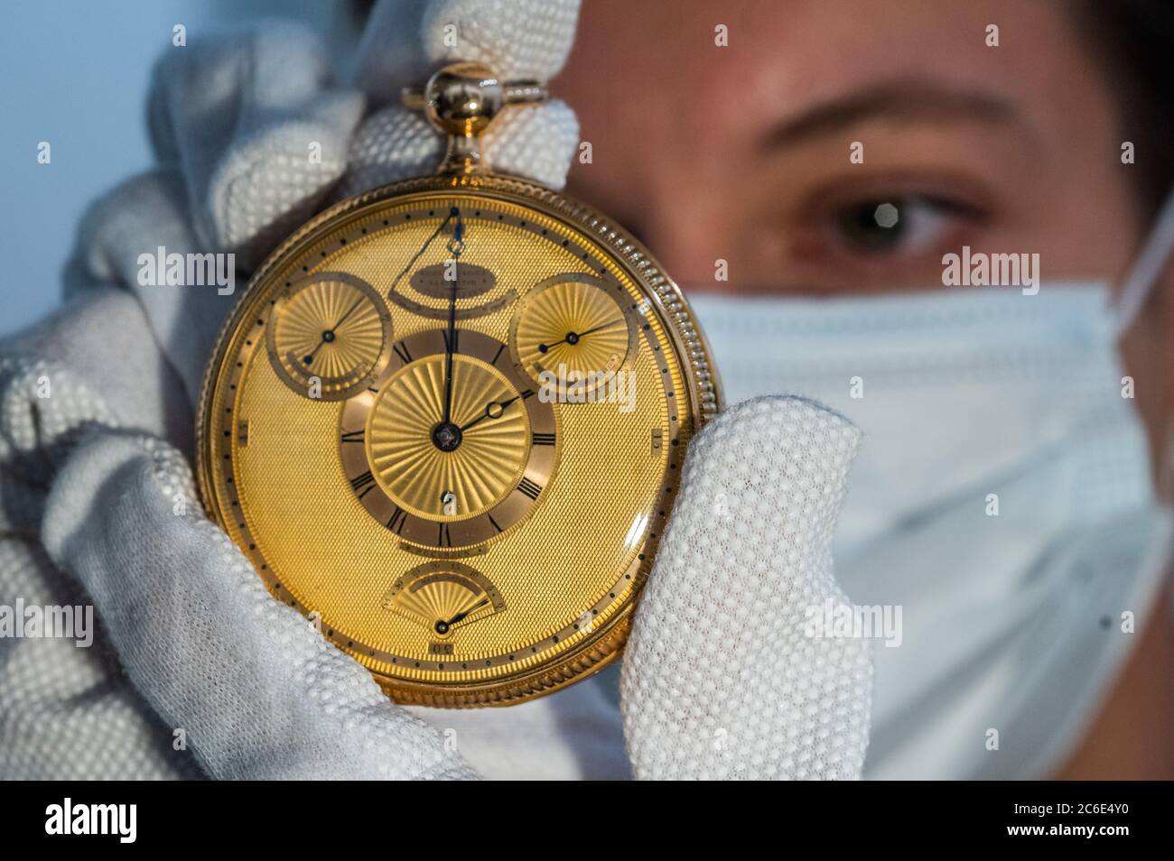 Londres, Royaume-Uni. 09e juillet 2020. La Tourbillon Watch du roi George III, du XIXe siècle, réalisée par Abraham-Louis Breguet - le père de l'horlogerie moderne - doit être mise aux enchères à Sothebys, New Bond Street, estimée à 700,000-1 millions de livres sterling. Il a été vendu au roi d'Angleterre au milieu des guerres napoléoniennes. Il est en vue publique dans les galeries de la rue New Bond de Sotheby (10-13 juillet) et sera mis aux enchères le 14 juillet. Crédit : Guy Bell/Alay Live News Banque D'Images