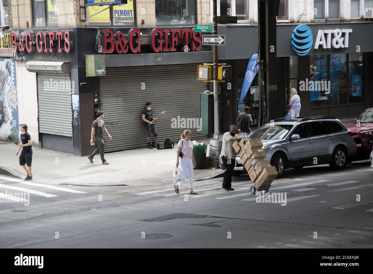 Brighton Beach Avenue à Brighton Beach. Brooklyn un quartier russe à Brooklyn, New York. Banque D'Images
