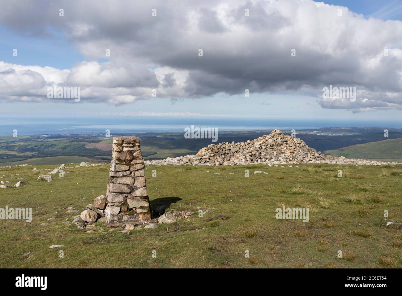 Le Sommet de Seatallan avec la vue Ouest sur la côte à Seascale, Wasdale, Lake District, Cumbria, Royaume-Uni Banque D'Images