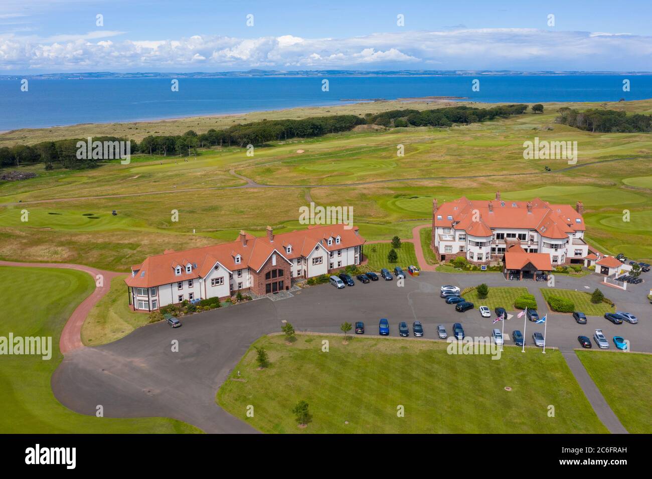 Vue aérienne du pavillon du parcours de golf Renaissance Club près de North Berwick à East Lothian, Écosse, Royaume-Uni Banque D'Images