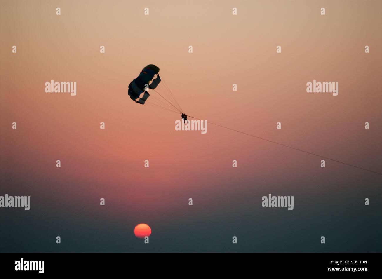 Parachute ascensionnel à Goa, Inde occidentale Banque D'Images