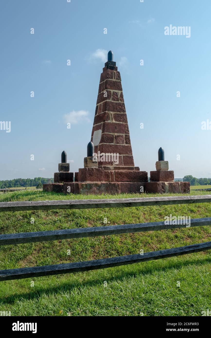 Photo verticale du monument Henry Hill dans le parc de champ de bataille de Manassas en Virginie. Banque D'Images