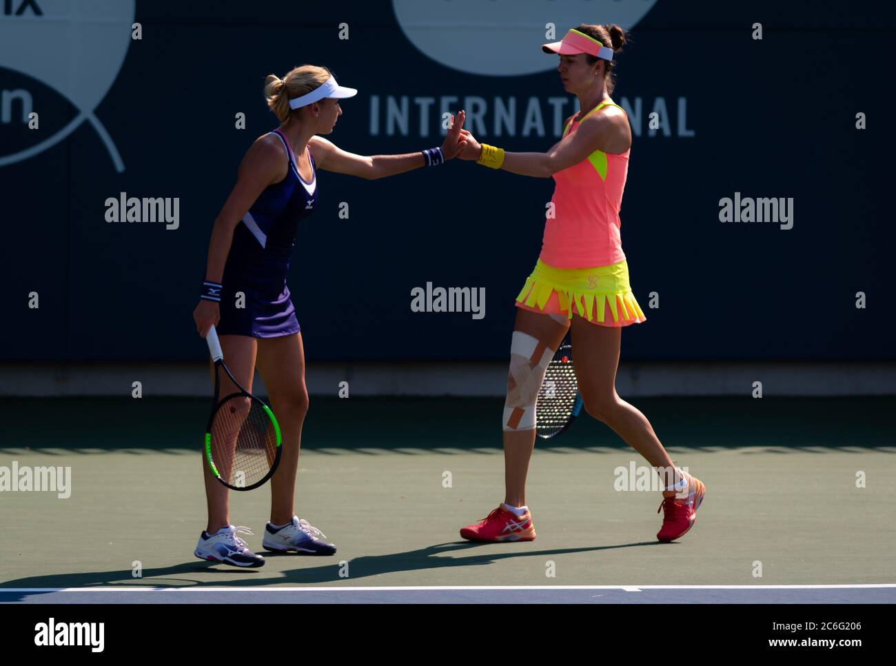 Lyudmyla Kichenok de l'Ukraine et Galina Voskoboeva de Kazhakstan jouant en  double au tournoi international ouvert WTA 2019 de NYJTL Bronx Photo Stock  - Alamy