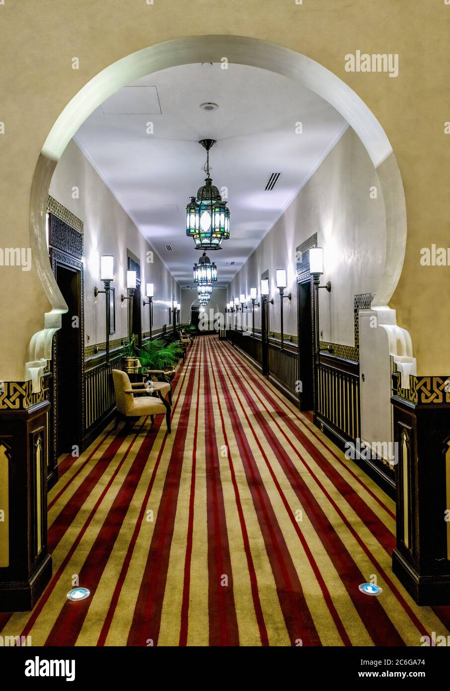 Vue sur le couloir dans l'historique Old Cataract Hotel depuis la salle 1201, la célèbre salle Agatha Christie Banque D'Images