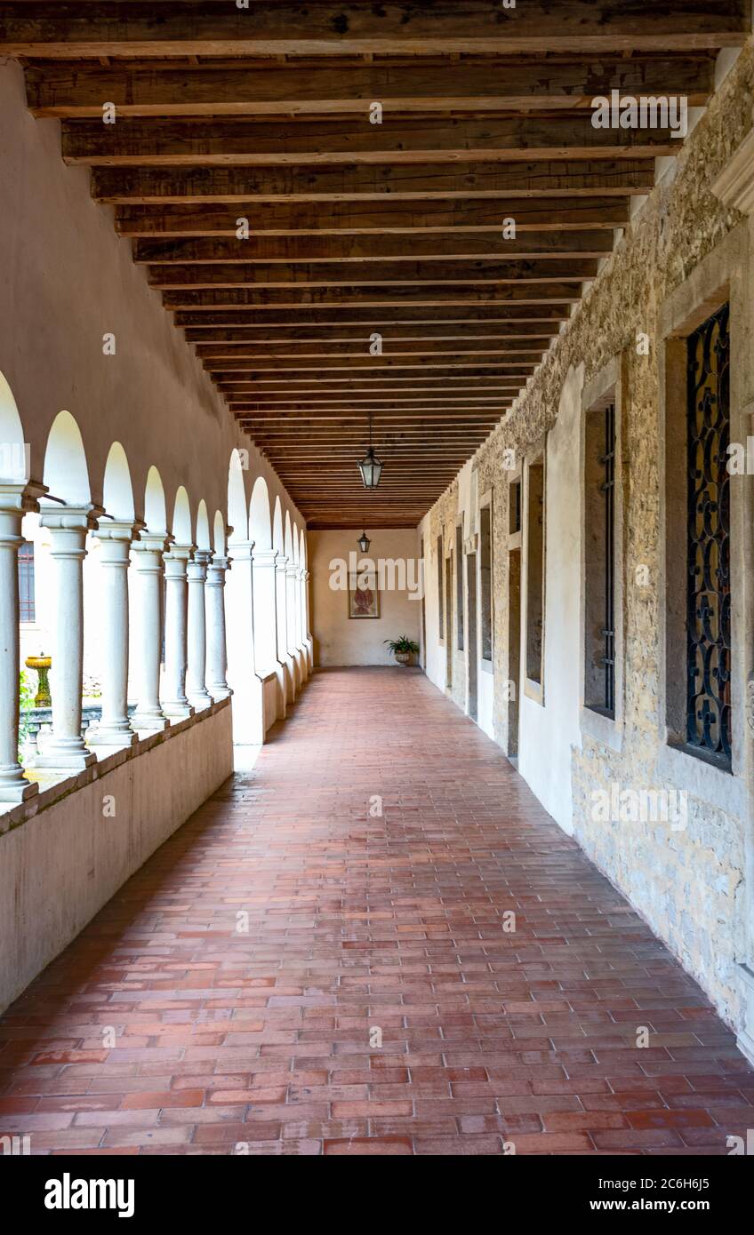 Follina, Italie, le balcon de l'abbaye cistercienne de Santa Maria Banque D'Images