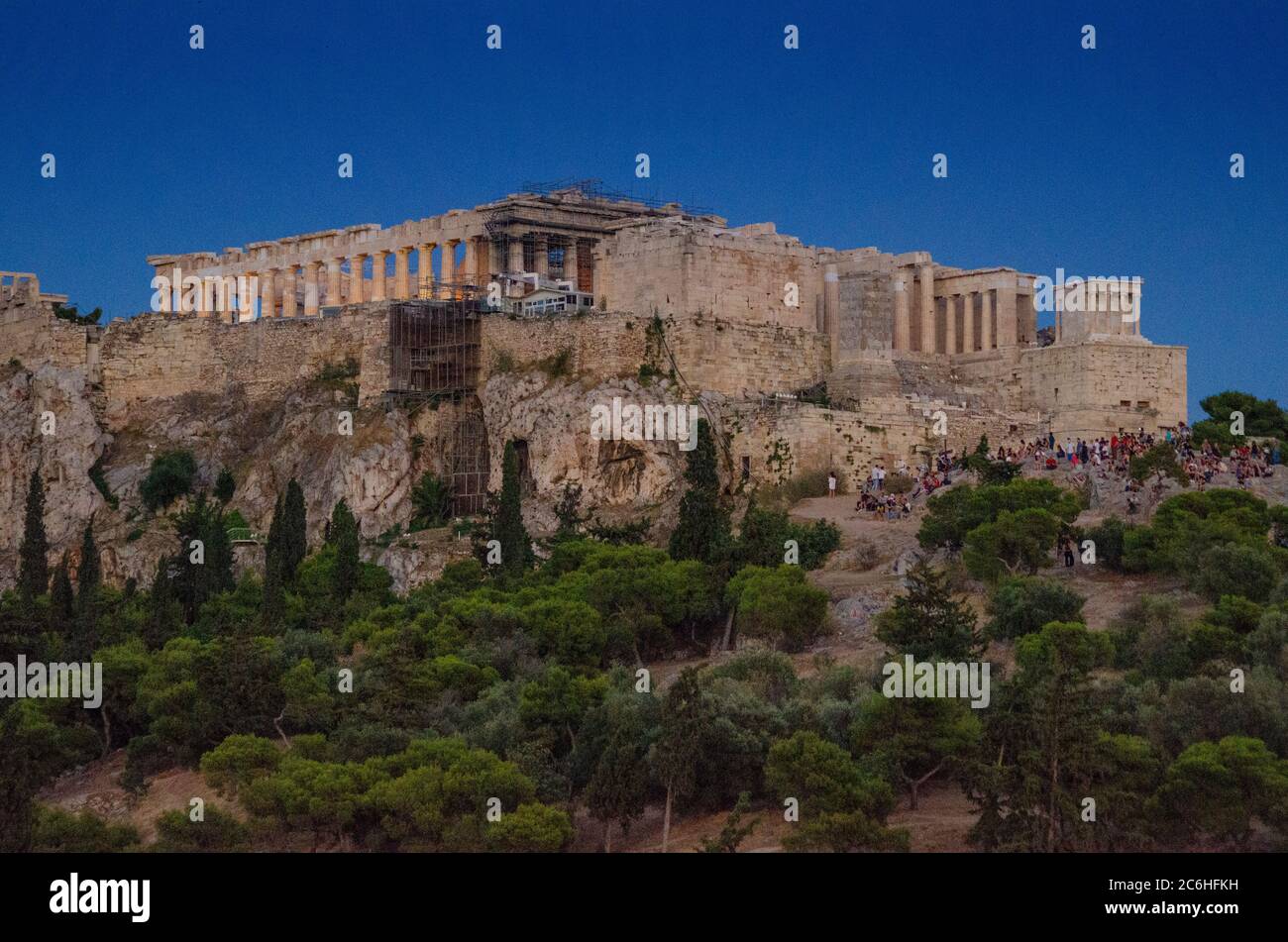 L'ancienne Acropole et le Parthénon dans le centre d'Athènes Attique Grèce Banque D'Images