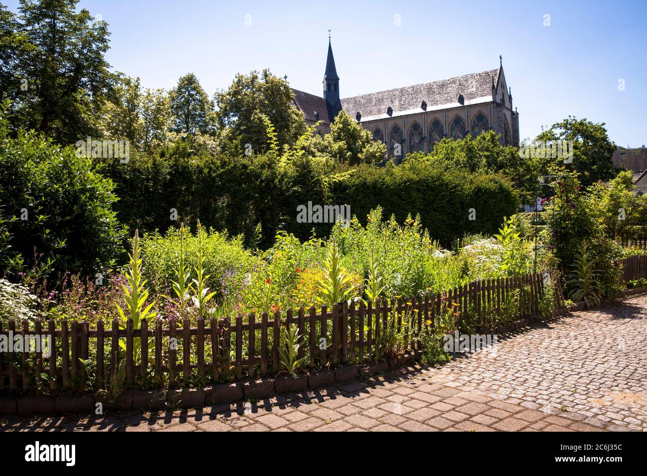 Ferme et jardin d'herbes à la cathédrale d'Altenberg à Odenthal, région de Bergisches, Rhénanie-du-Nord-Westphalie, Allemagne. Bauern- und Kraeutergarten am Banque D'Images