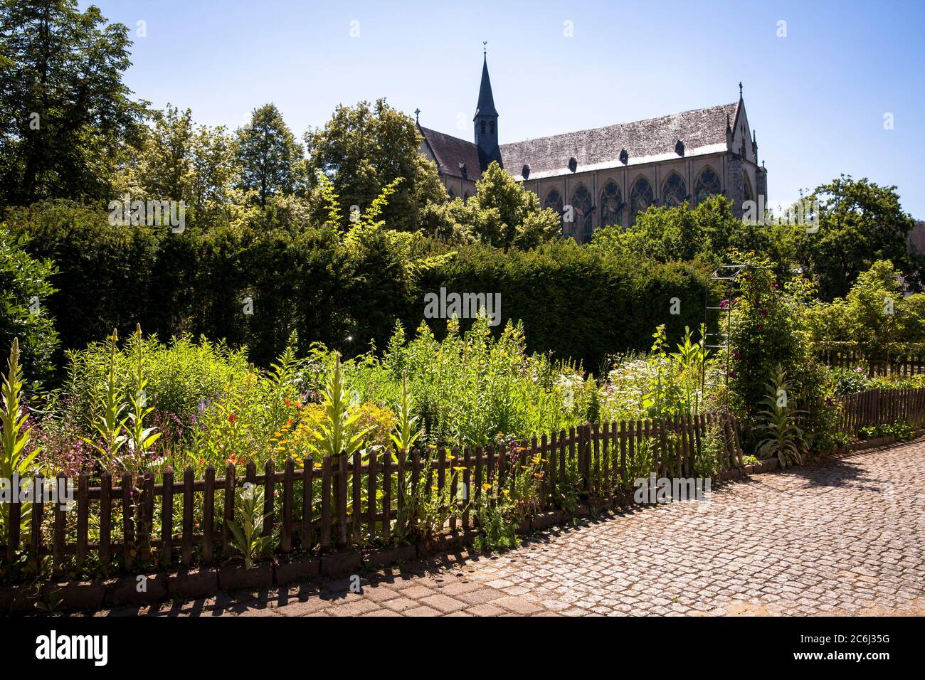 Ferme et jardin d'herbes à la cathédrale d'Altenberg à Odenthal, région de Bergisches, Rhénanie-du-Nord-Westphalie, Allemagne. Bauern- und Kraeutergarten am Banque D'Images