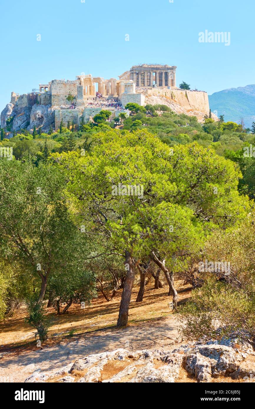 Acropole et parc public sur la colline des nymphes à Athènes, Grèce - Paysage Banque D'Images
