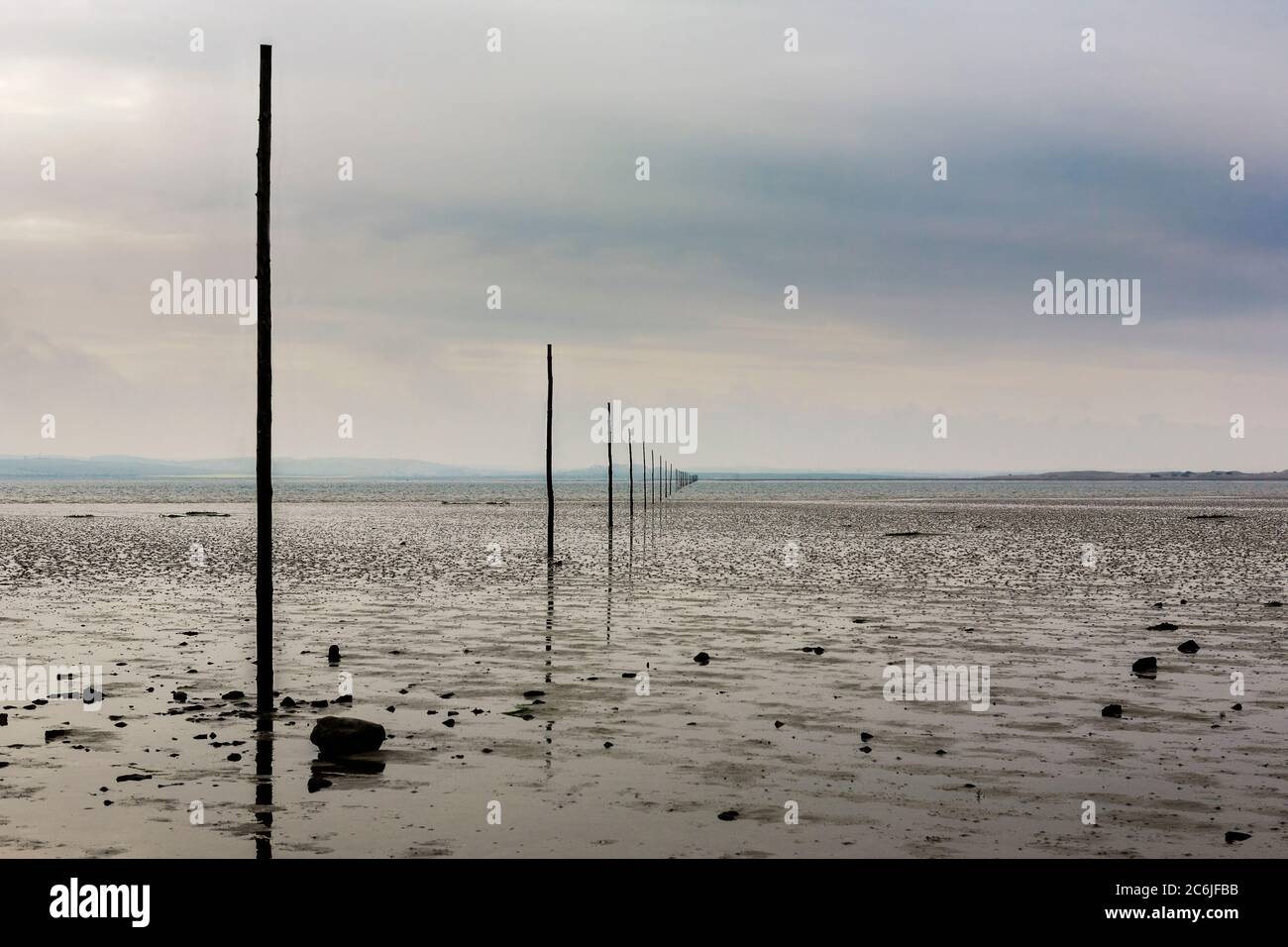 Chemin des pèlerins à travers les sables de l'île Sainte entre Lindisfarne et le continent, Northumberland, Angleterre, Royaume-Uni Banque D'Images