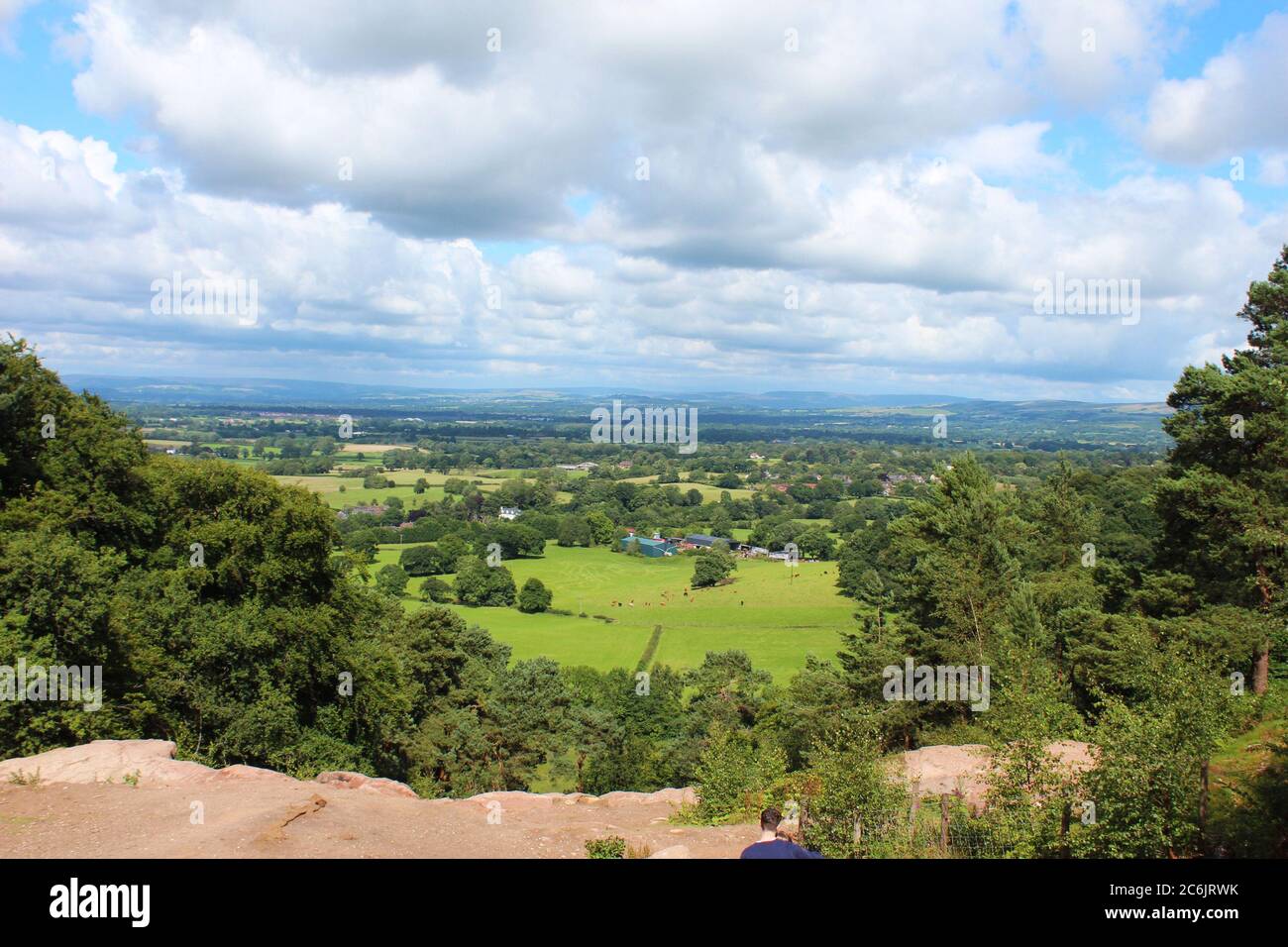 Vue sur la campagne du Cheshire depuis Stormy point à la limite d'Alderley à Cheshire, Angleterre Banque D'Images