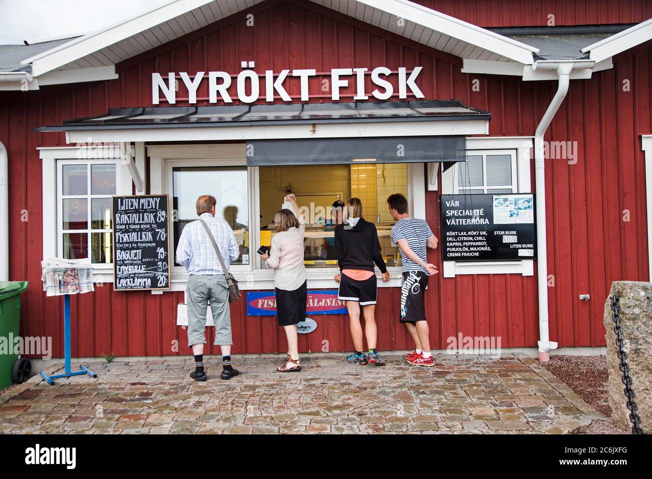 Gränna, Suède 20140726 Vente de poisson fraîchement fumé dans le port de Gränna. Photo Jeppe Gustafsson Banque D'Images