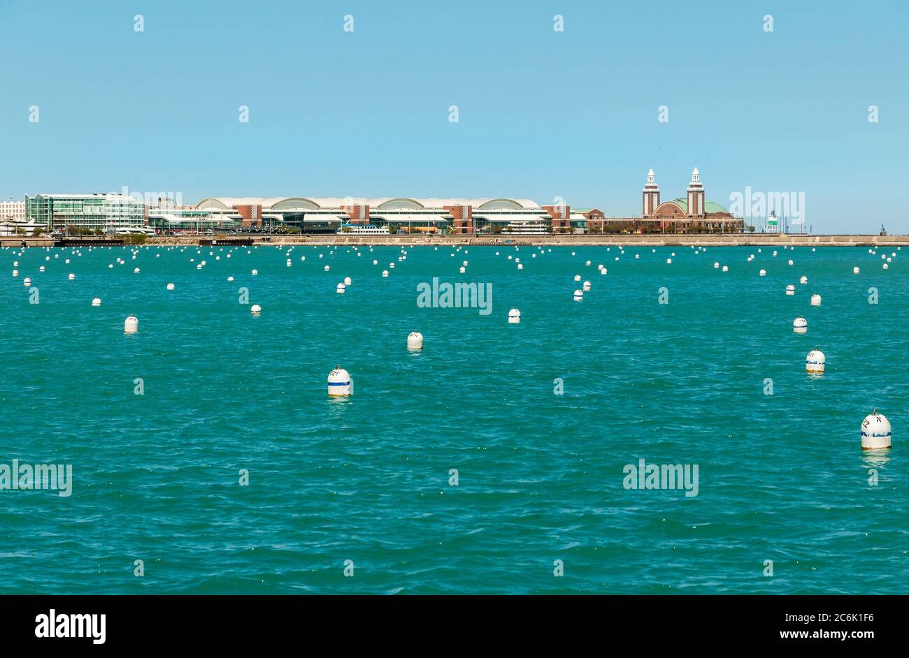 Paysage du lac Michigan avec Navy Pier en arrière-plan, Chicago Downtown, Illinois, États-Unis Banque D'Images