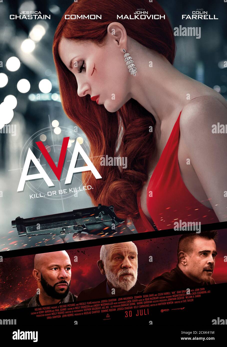 AVA (2020) dirigée par Tate Taylor et mettant en vedette Jessica Chastain, Diana Silvers, Common, Colin Farrell et John Malkovich. Une femme assassine mortelle se bat pour survivre lorsqu'un coup de haut profil se trompe. Banque D'Images