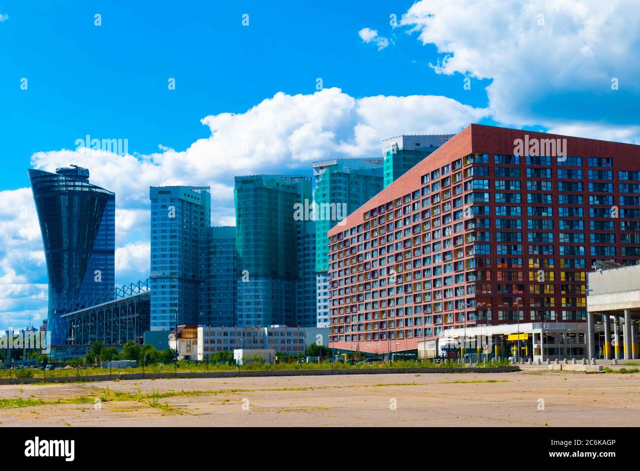 Nouveaux bâtiments à Moscou en été Banque D'Images