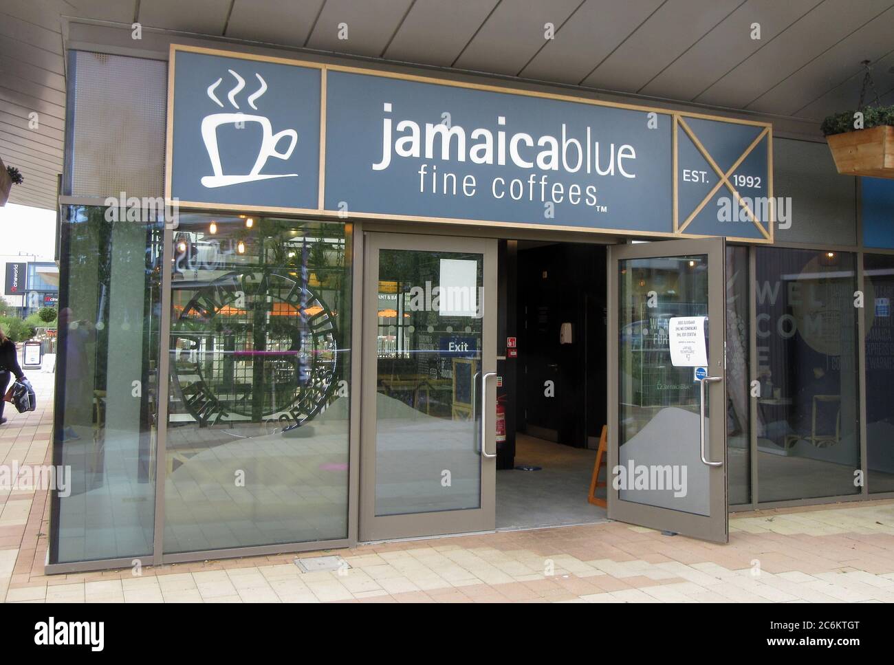Rushden, Royaume-Uni. 9 juillet 2020. Café Jamaica Blue vu au complexe des lacs Rushden. Crédit : Keith Mayhew/SOPA Images/ZUMA Wire/Alay Live News Banque D'Images
