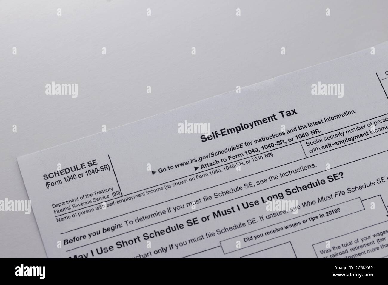 formulaire fiscal fédéral de l'irs vierge annexe 1 pour déclarer l'impôt sur le travail indépendant sur un fond blanc Banque D'Images