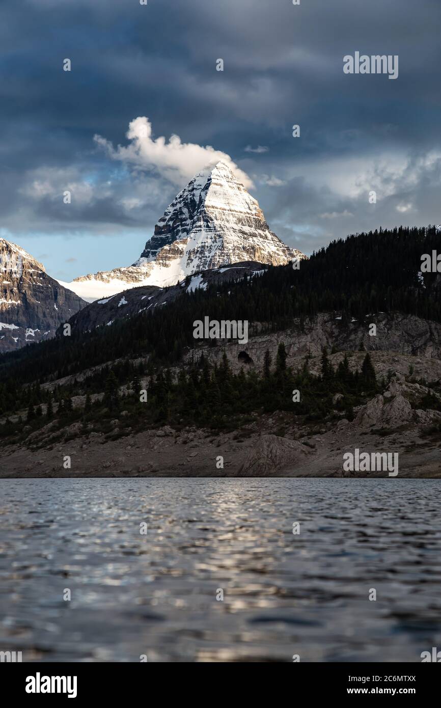 Parc provincial emblématique du Mont Assiniboine près de Banff Banque D'Images