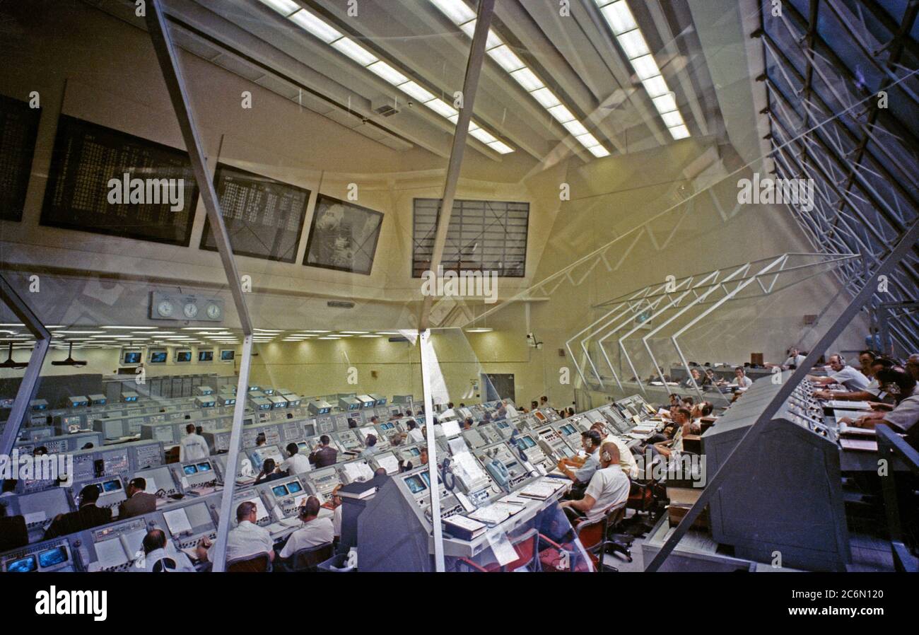 Vue globale de la chambre de tir 3 de la commande de lancement Centre, complexe de lancement 39, Centre Spatial Kennedy, en Floride, au cours d'un essai de démonstration à rebours Apollo 10 Banque D'Images