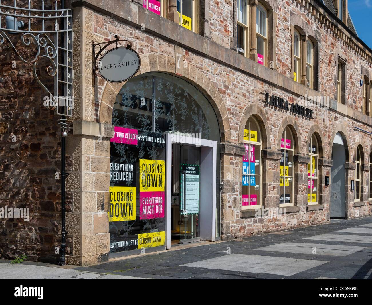 La vente de la boutique Laura Ashley est fermée, Inverness, Écosse Banque D'Images