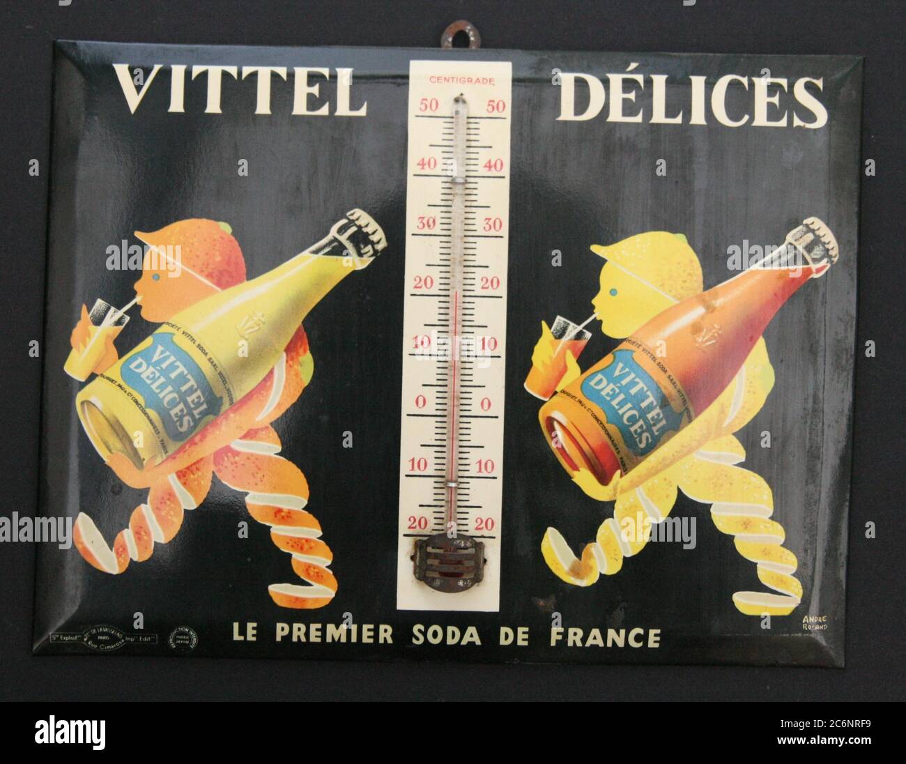 Thermomètre Glacoide Vittel Delices dessin André Roland vers 1960 Photo  Stock - Alamy