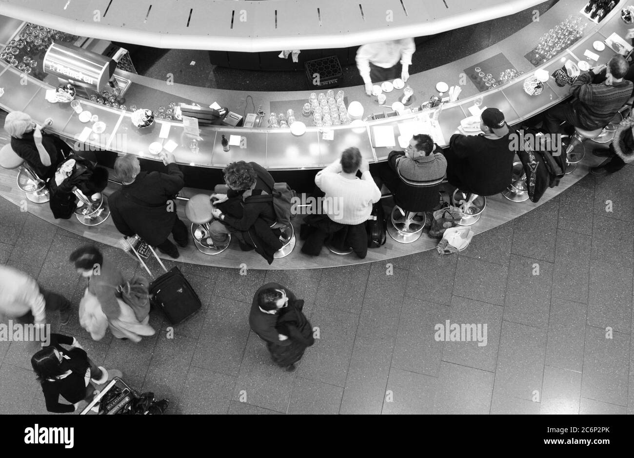 Zürich-airport : Départ Hall Restaurant pour les passagers Banque D'Images