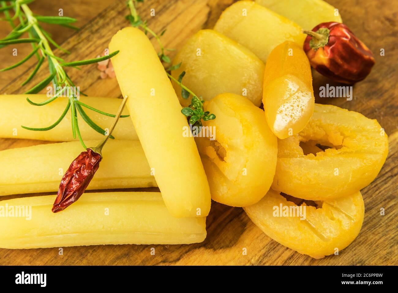 Fromage tchèque malodorant - Olomoucke tvaruzky. Fromage piqueux. Délicatesse aromatique. Produits laitiers. Fromage tchèque traditionnel. Banque D'Images