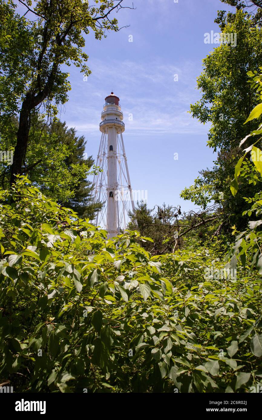 Rawley point Lighthouse à Two Rivers, Wisconsin, en juillet, vertical Banque D'Images