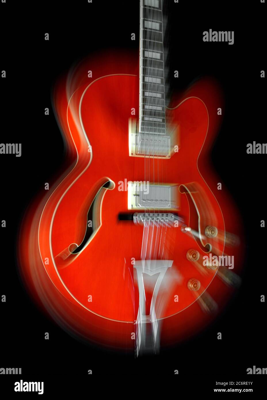 Longue exposition d'une guitare électrique Hollowbody Ibanez AF75 tout en  activant la fonction zoom donnant une apparence explosive Photo Stock -  Alamy