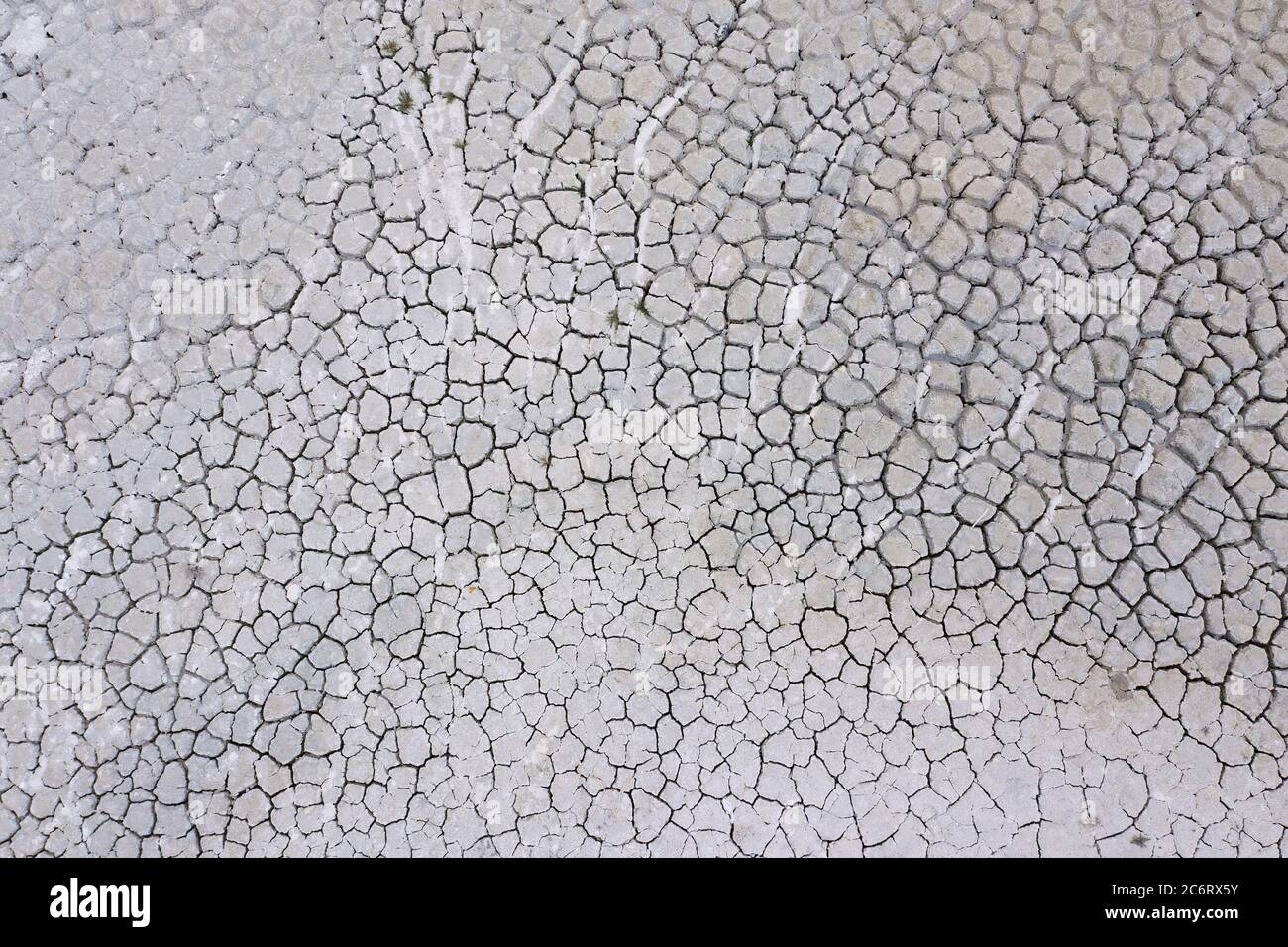Vue aérienne d'une terre sèche, campagne d'été sécheresse. Le réchauffement de la planète et le changement climatique. Photo de haute qualité Banque D'Images