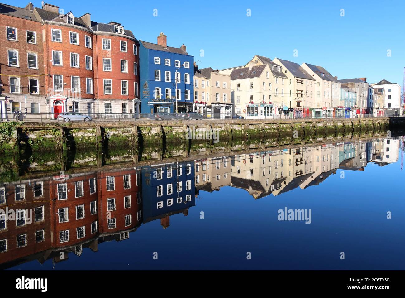 Vue sur Union Quay et la rivière Lee à Cork, Irlande Banque D'Images