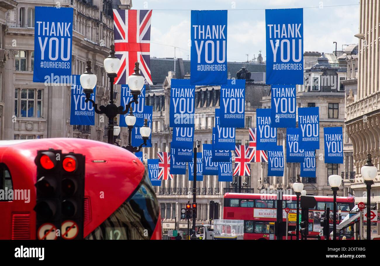 Londres, Royaume-Uni. 12 juillet 2020. Bannières NHS "Merci" dans Regent Street Credit: Tommy London/Alay Live News Banque D'Images