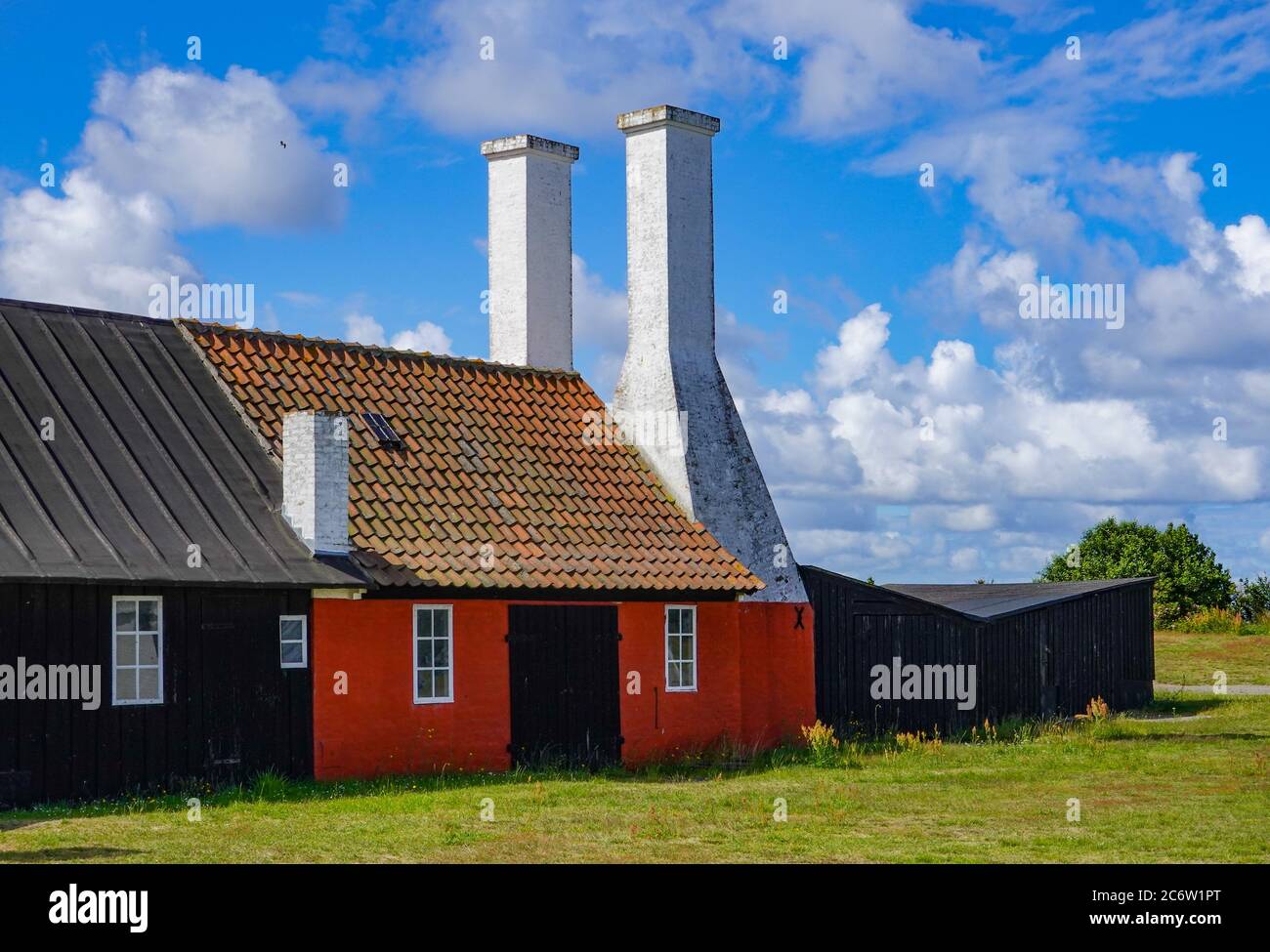 Hasle, Danemark. 08 juillet 2020. La construction du musée Smokehouse sur l'île danoise de Bornholm, sur la mer Baltique. L'île de Bornholm est l'île la plus à l'est du Danemark. Grâce à son emplacement, l'île de Bornholm compte de nombreuses heures de soleil. Credit: Patrick Pleul/dpa-Zentralbild/ZB/dpa/Alay Live News Banque D'Images