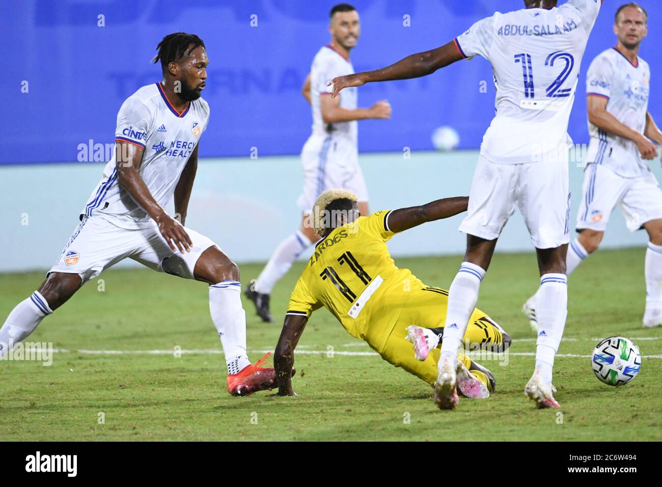 Orlando, Floride, États-Unis. 11 juillet 2020. Le joueur de Columbus Crew SC Zardes #11 fait un essai de glisse au Wild World of Sports d'ESPN à Orlando Florida, USA, le samedi 11 juillet 2020. Crédit photo : Marty Jean-Louis/Alay Live News Banque D'Images