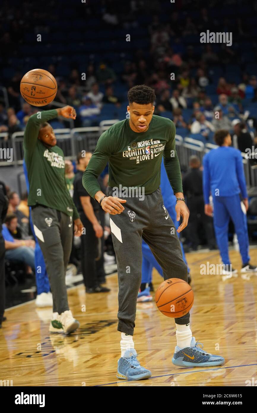 Orlando Magic accueille les Milwaukee Bucks à l'Amway à Orlando, en Floride, le samedi 8 février 2020. Crédit photo : Marty Jean-Louis Banque D'Images
