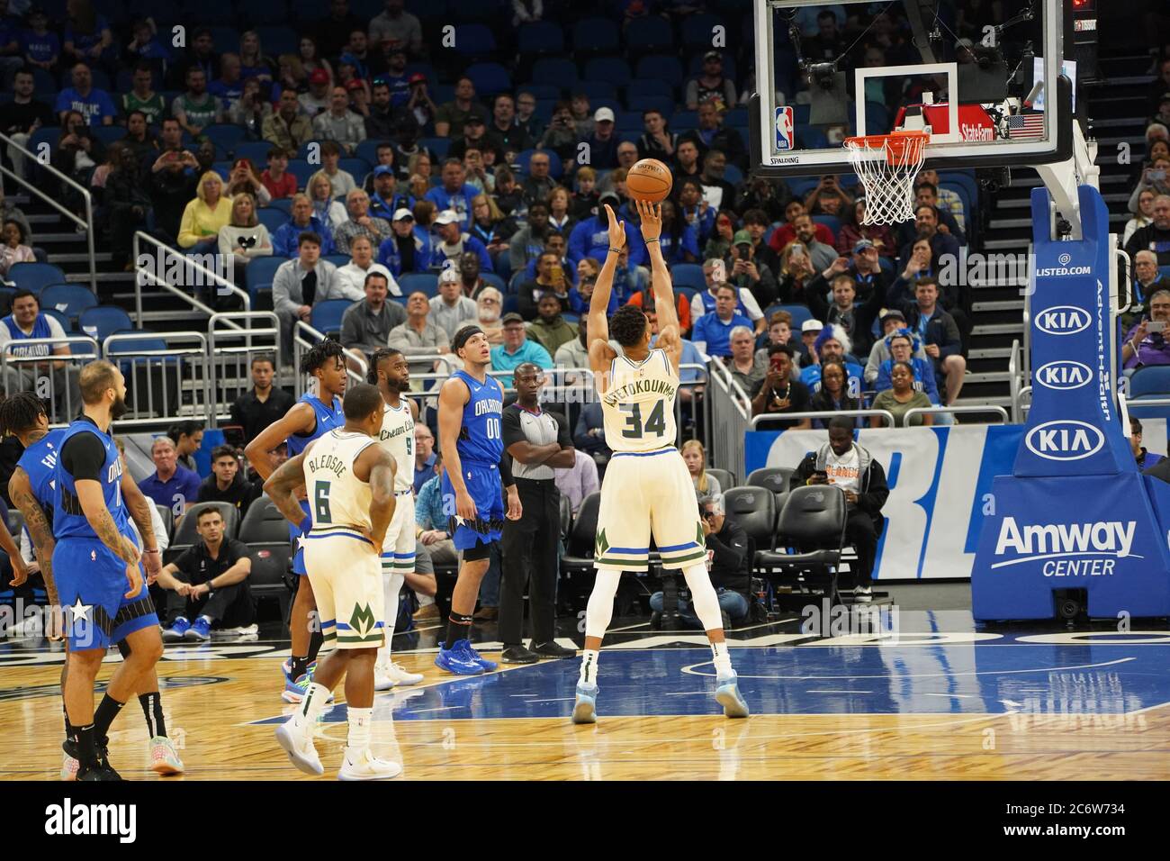 Orlando Magic accueille les Milwaukee Bucks à l'Amway à Orlando, en Floride, le samedi 8 février 2020. Crédit photo : Marty Jean-Louis Banque D'Images