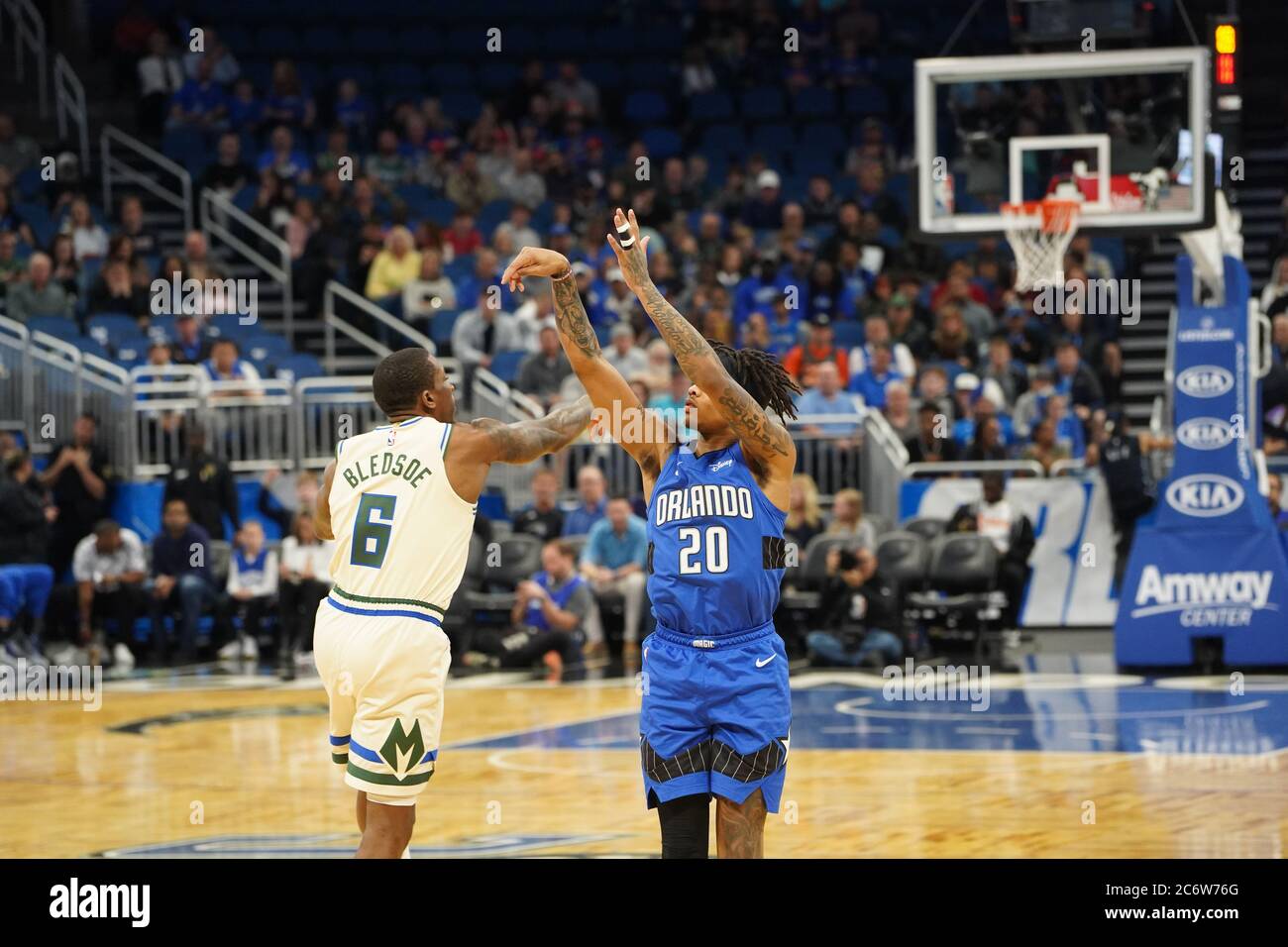 Orlando Magic accueille les Milwaukee Bucks à l'Amway à Orlando, en Floride, le samedi 8 février 2020. Crédit photo : Marty Jean-Louis Banque D'Images
