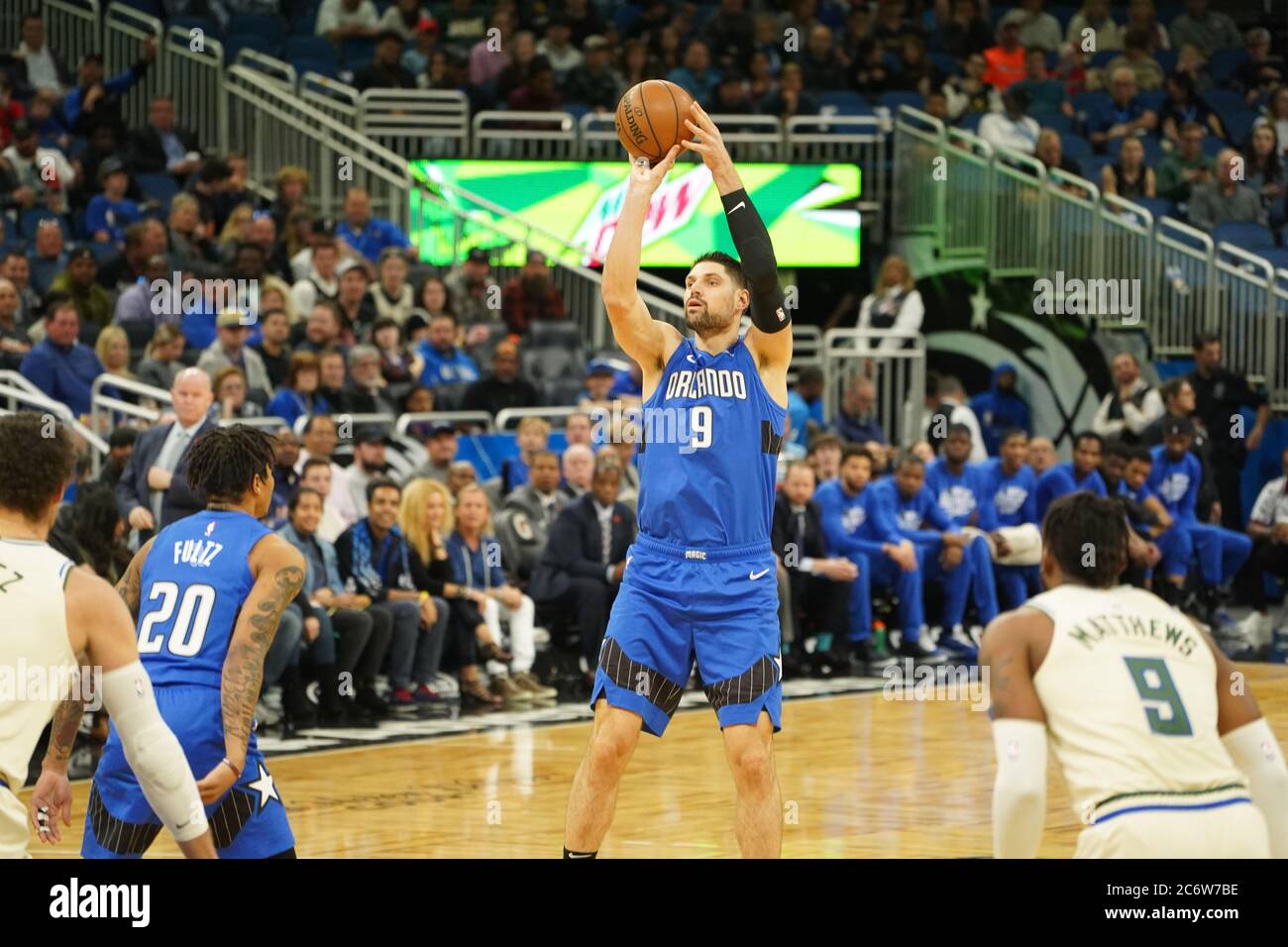 Orlando Magic accueille les Milwaukee Bucks à l'Amway à Orlando, en Floride, le samedi 8 février 2020. Crédit photo : Marty Jean-Louis Banque D'Images