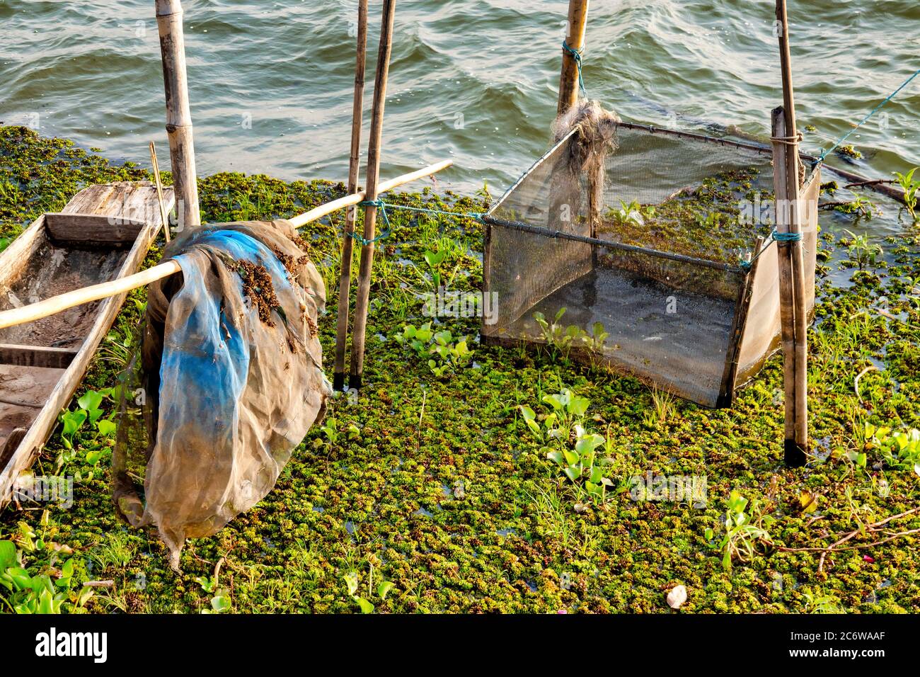 Matériel de pêche à Kwan Phayao, Phayao, Thaïlande Banque D'Images